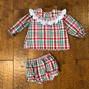 Eliza James Red And Green Plaid Smocked Collar Diaper Set size 2T.